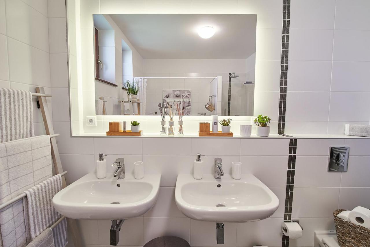 Ella Apartment Veľka Lomnica Bagian luar foto